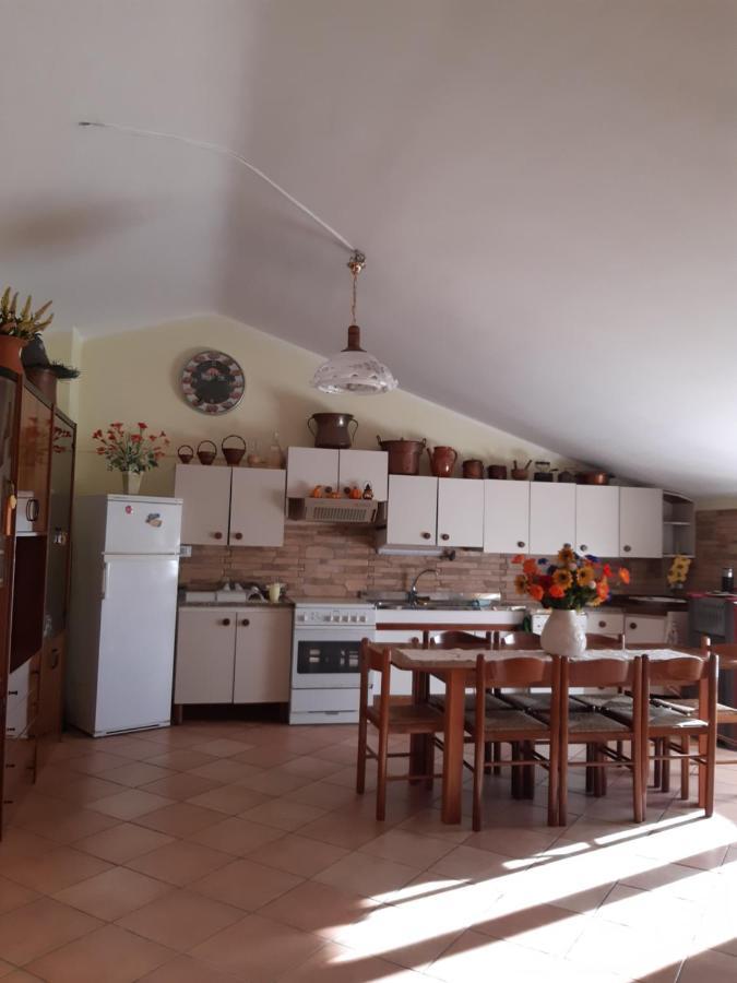 Bed and Breakfast Il Girasole Castelvecchio Calvisio Exterior foto