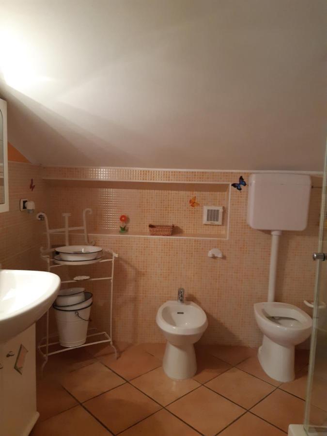 Bed and Breakfast Il Girasole Castelvecchio Calvisio Exterior foto